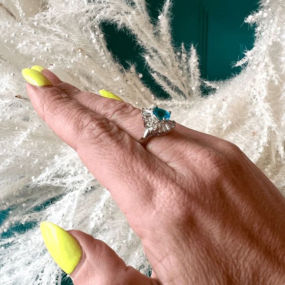 Heirloom Pear Cut Blue Topaz Cocktail Ring Size 8.25 - Picture 4 of 6